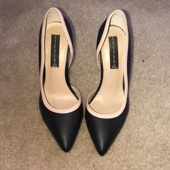 Steve Madden Matte Black Heels - Picture 1 of 5
